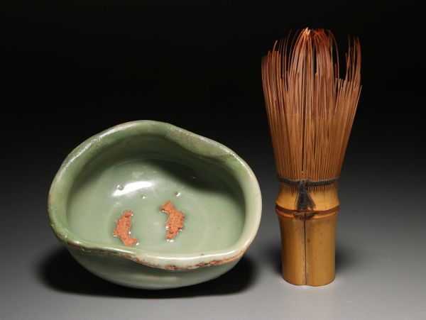 D964. 中国美術 龍泉窯 青磁 双魚文 盃 杯 酒器 / 時代古玩古 D964. 中国美術 龍泉窯 青磁 双魚文 盃 杯 酒器 / 時代古玩古