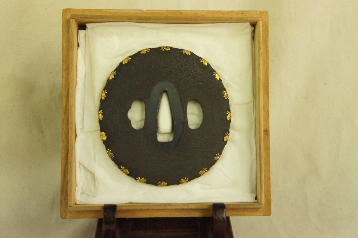 HOT，2025 ◇【鐔/鍔/つば 桐紋図鐔】無銘・吉岡/竪丸形/赤