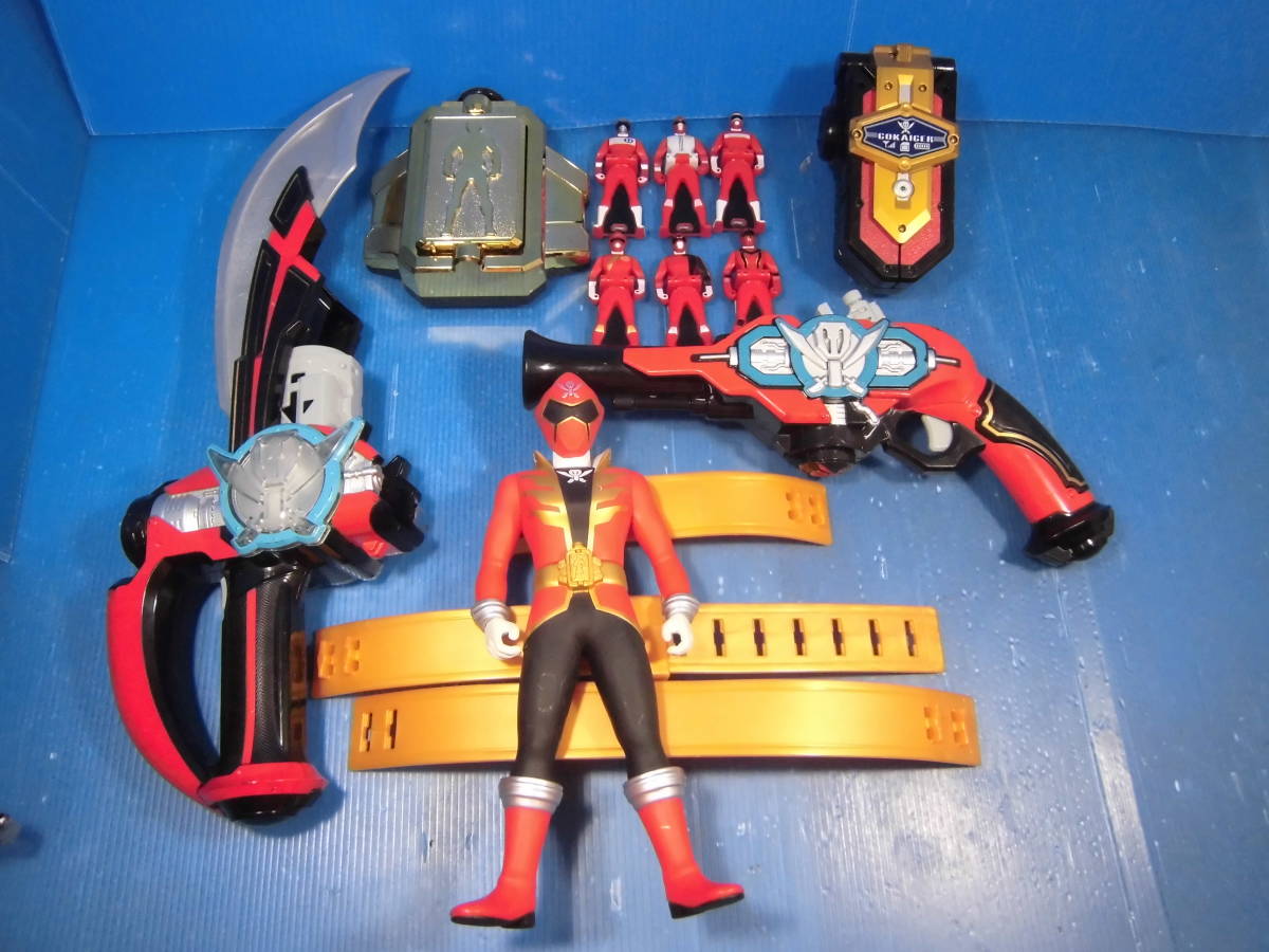 海賊戦隊ゴーカイジャー ゴーカイジャーなりきりセット モバイレーツ ゴーカイバックル ガン サーベル ゴーカイレッドのソフビ 戦隊シリーズ 売買されたオークション情報 Yahooの商品情報をアーカイブ公開 オークファン Aucfan Com