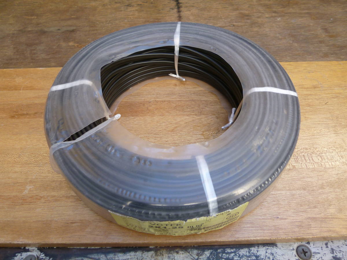 住電日立(HS&T) VCTFK 2c × 1.25mm ビニルキャブタイヤ長円形コード 黒 1巻(100m) 新品未使用