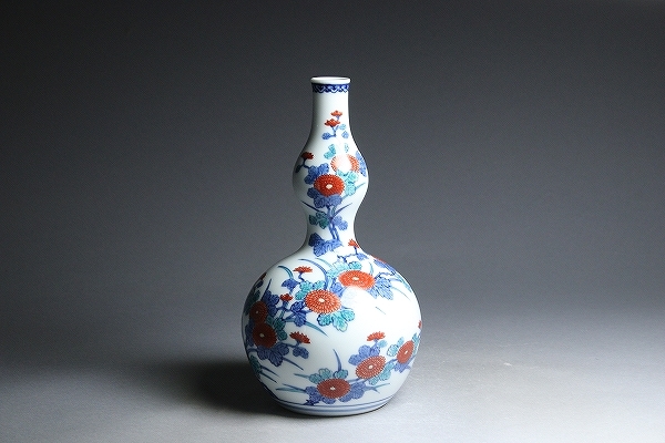 今泉今右衛門 人間国宝 sold 有田焼 メルカリ - 瓢箪型 錦桃絵花瓶 十三