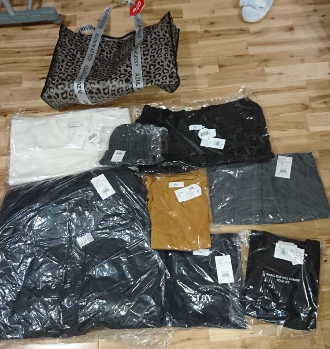 1 アズール バイマウジー 年 福袋 Lサイズ レディース Azul By Moussy 8点入り 総額429円 税 その他 売買されたオークション情報 Yahooの商品情報をアーカイブ公開 オークファン Aucfan Com
