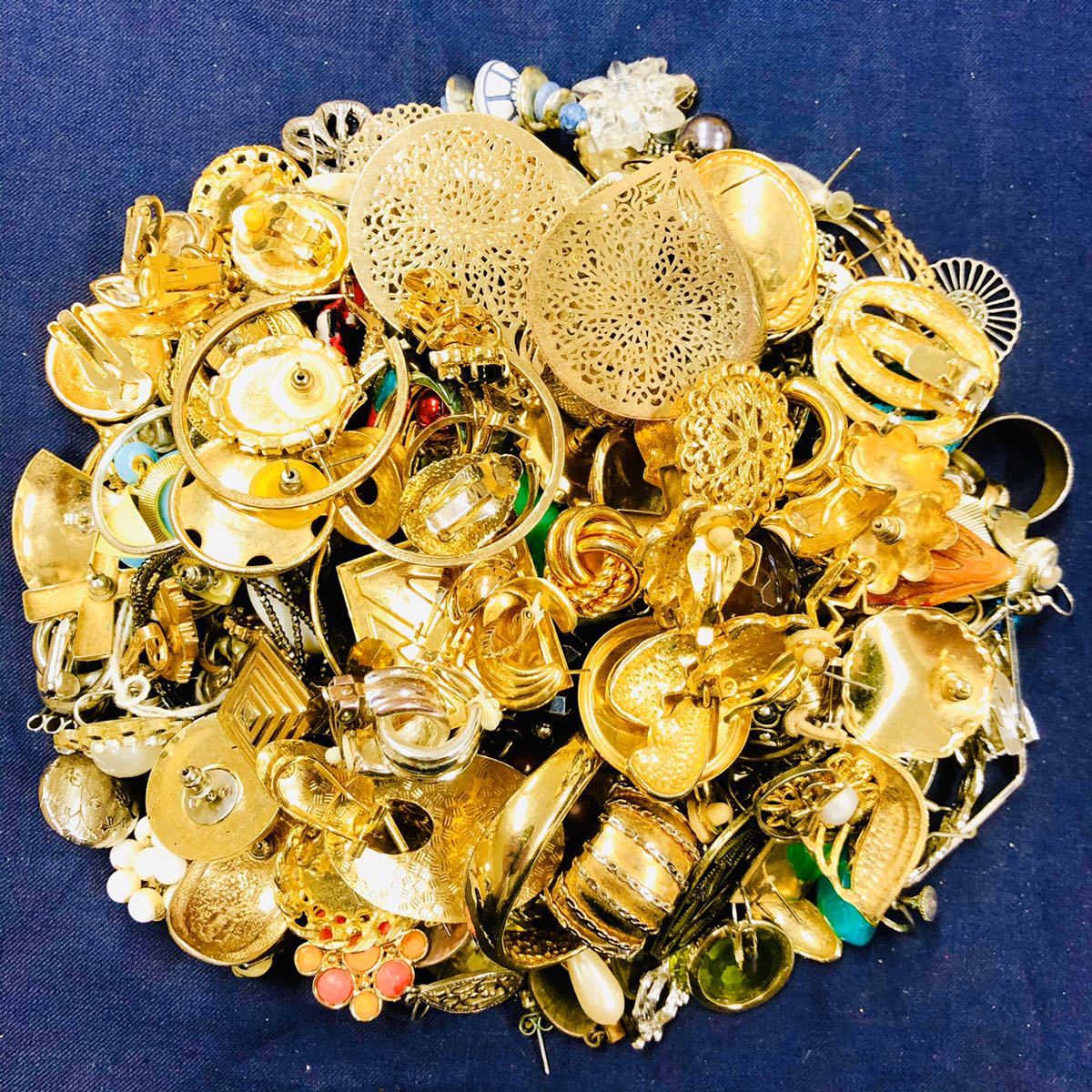 本物保証，最新作 イヤリング ピアス アクセサリー 片耳 両耳 まとめて 約1.1kg 大量 おまとめ まとめ売り ヴィンテージデザイン ジャンク品 G133(その他)｜売買されたオークション情報、yahooの商品情報をアーカ その他