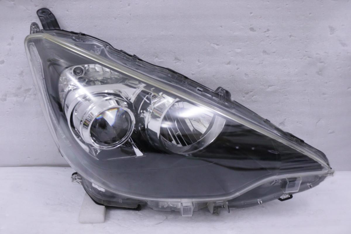203-1686-O☆前期 LED☆NHP10 アクア☆右ヘッドライト KOITO 52-247 打 
