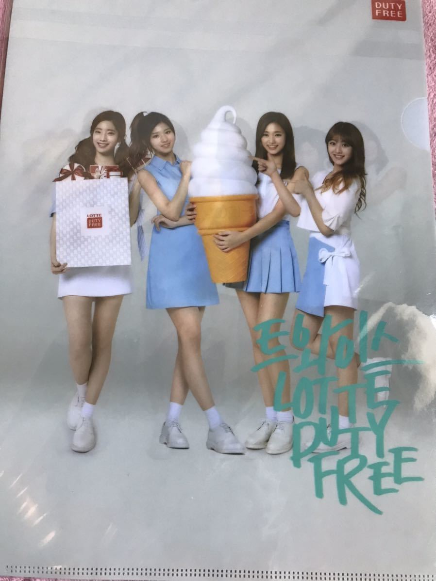 TWICE クリアファイル_3