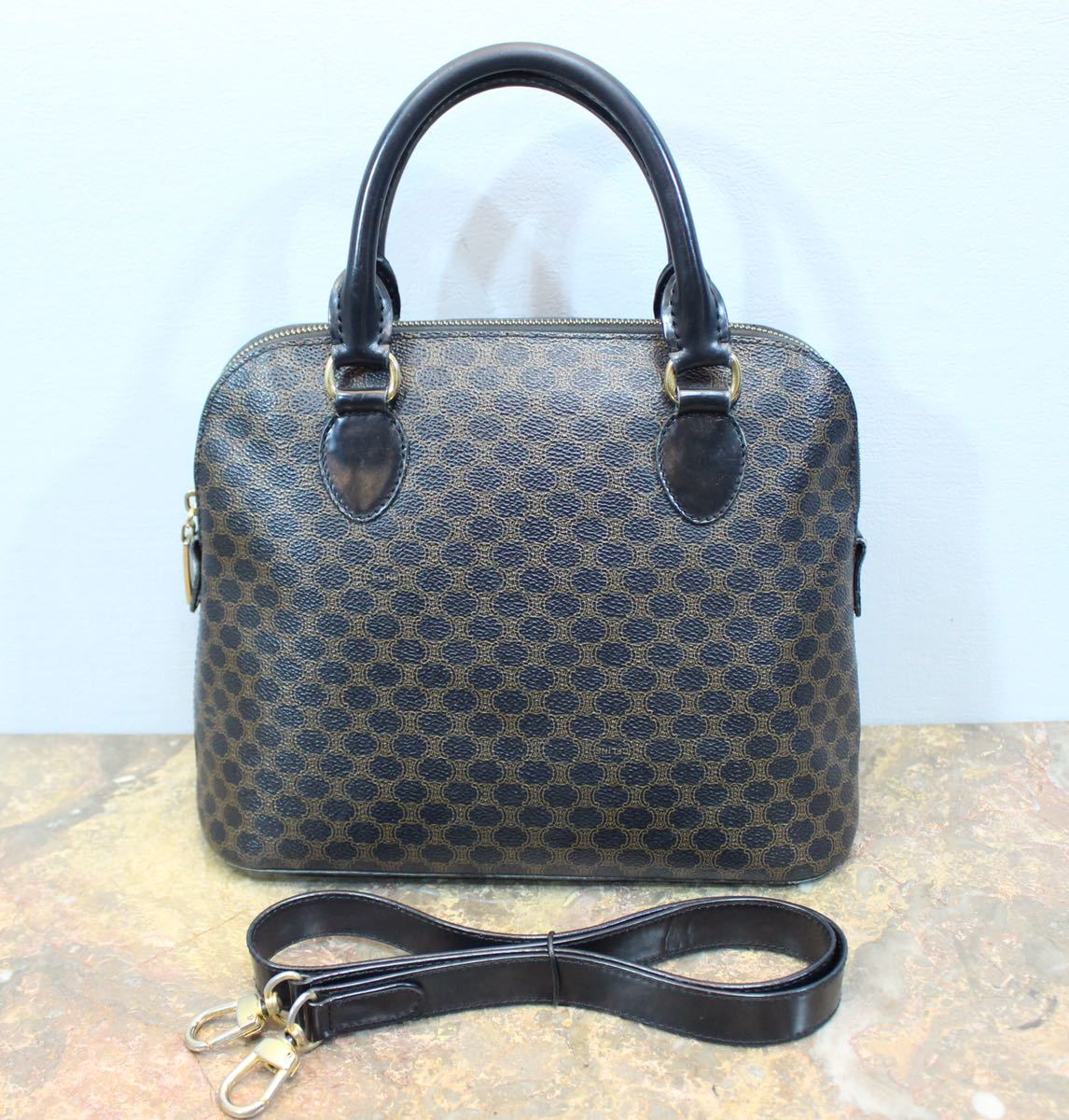【新作，定番人気】 OLD CELINE MACADAM PATTERNED 2WAY SHOULDER BAG MADE IN ITALY/オールドセリーヌマカダム柄2wayショルダーバッグ(ショルダーバッグ)｜売買されたオークション情報、yahooの商品情報をアーカイブ公開 - オーク かばん、バッグ