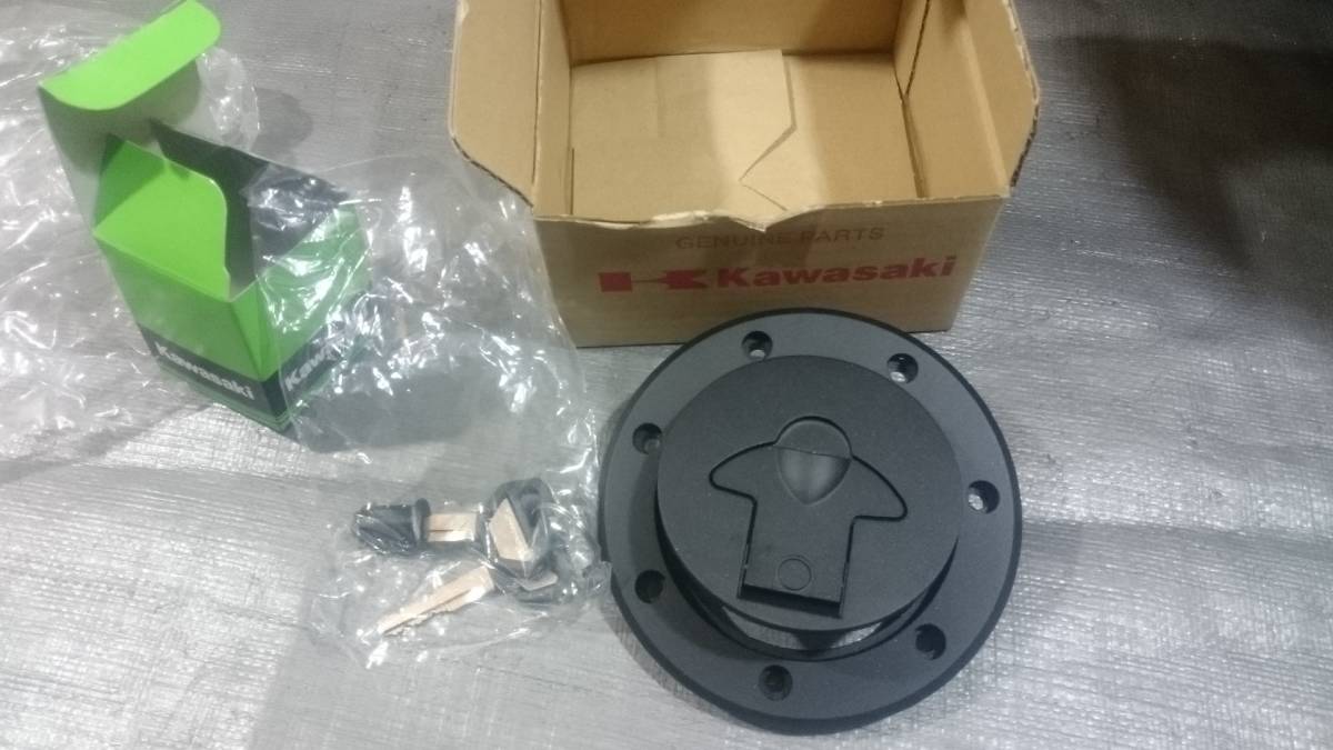 ウェビックガレージセール 《S》良品♪1989年 GPz900R 純正タンク