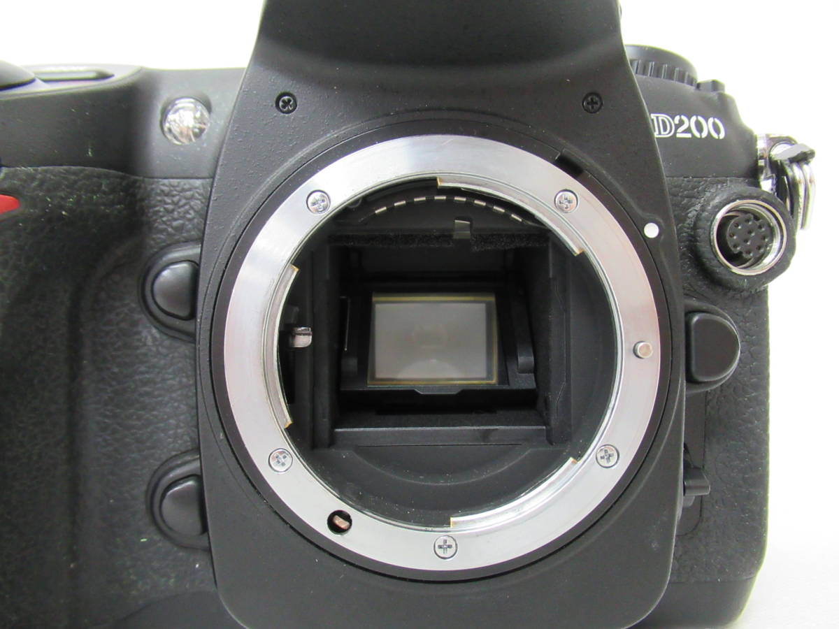 ☆送無☆Nikon ニコン D200 ボディ ブラック デジタル一眼レフカメラ