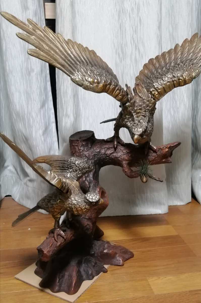 昭和の年代物　鷹の置物　高岡銅器？鉄器？ 鷹の置物 金属製 万右エ門(その他)｜売買されたオークション情報、