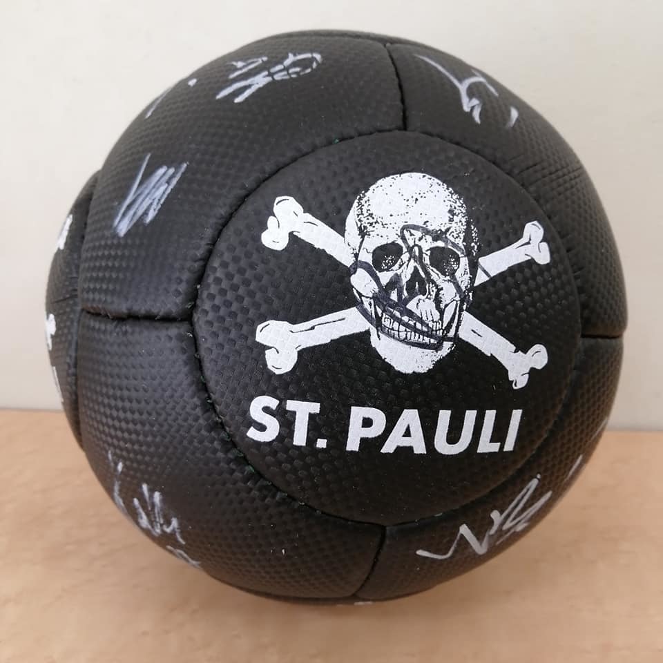 値下げ】FCSP ザンクトパウリ 2018 サイン入りサッカーボール 5号球