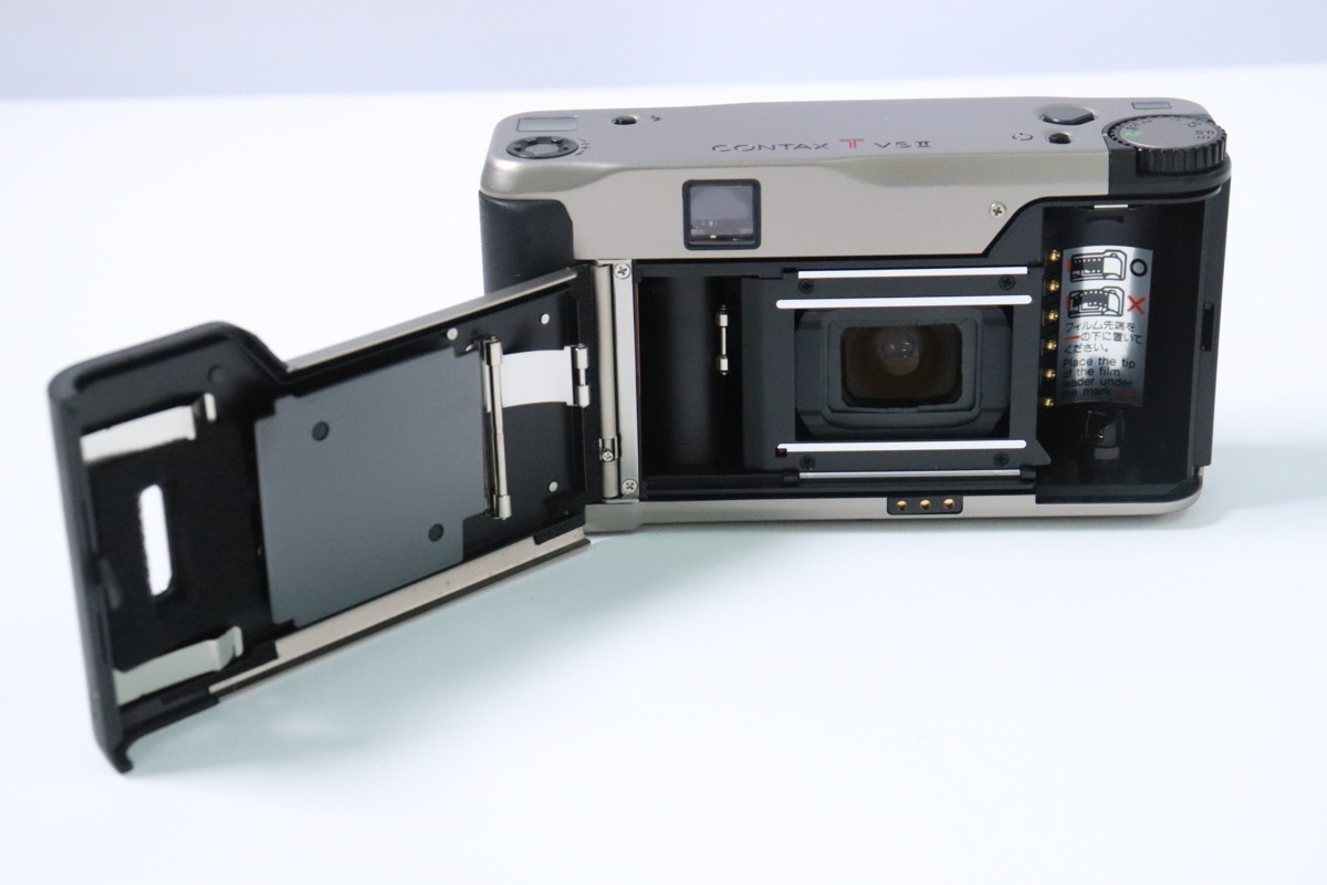 コスパ最強？「CONTAX TVS II」は色乗りの良い高級コンパクト CONTAX
