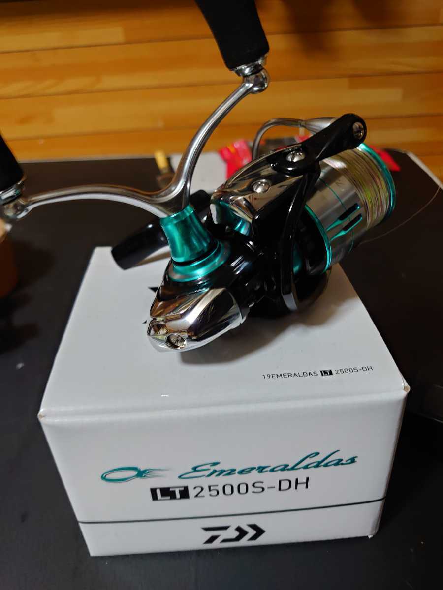 100%新品，限定SALE ダイワ 19エメラルダス LT 2500S-H-DH(ダイワ)｜売買されたオークション情報、yahooの商品情報をアーカイブ公開 - オークファン ダイワ