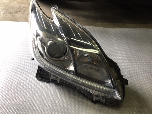 ☆M106☆ トヨタ プリウス ZVW30 後期 純正 HIDヘッドライトユニット