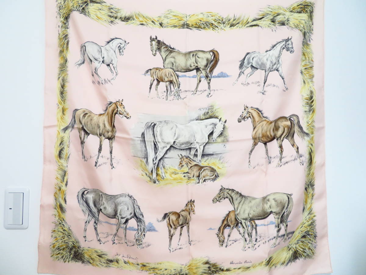 エルメス Les Poulains Xavier De Poret 子馬のイラスト カレ90 スカーフ Hermes ピンク 馬 ホース スカーフ 売買されたオークション情報 Yahooの商品情報をアーカイブ公開 オークファン Aucfan Com