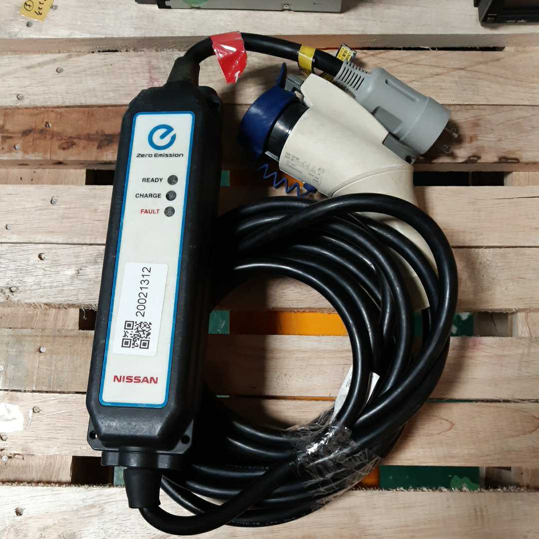 0 日産リーフ充電コード AZEO用 3NK5E 1 充電ケーブル ) 管理番号 中古