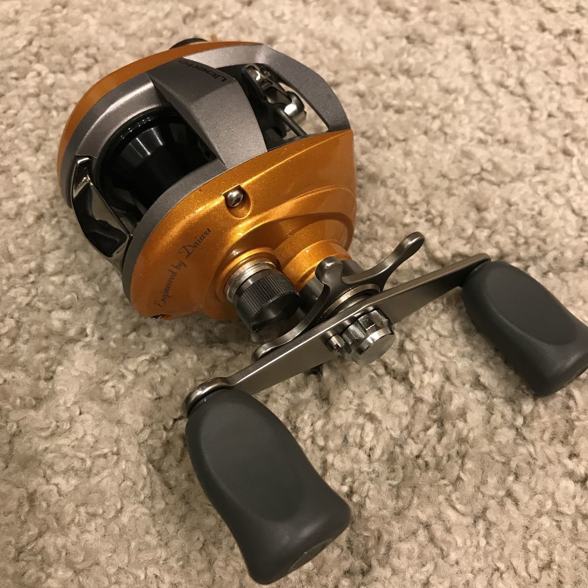 Daiwa リベルトピクシー右巻き ダイワ liberto Pixy リベルトピクシー オレンジ 右巻き ダイワ 【公式