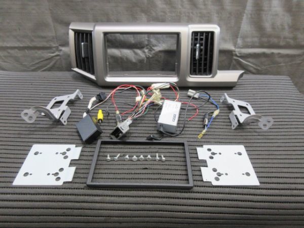 ホンダ　カーオーディオ取付パネル 77250-SZW-00-20 10594 ホンダ RK系ステップワゴン オーディオパネル 77250-SZW-00-20