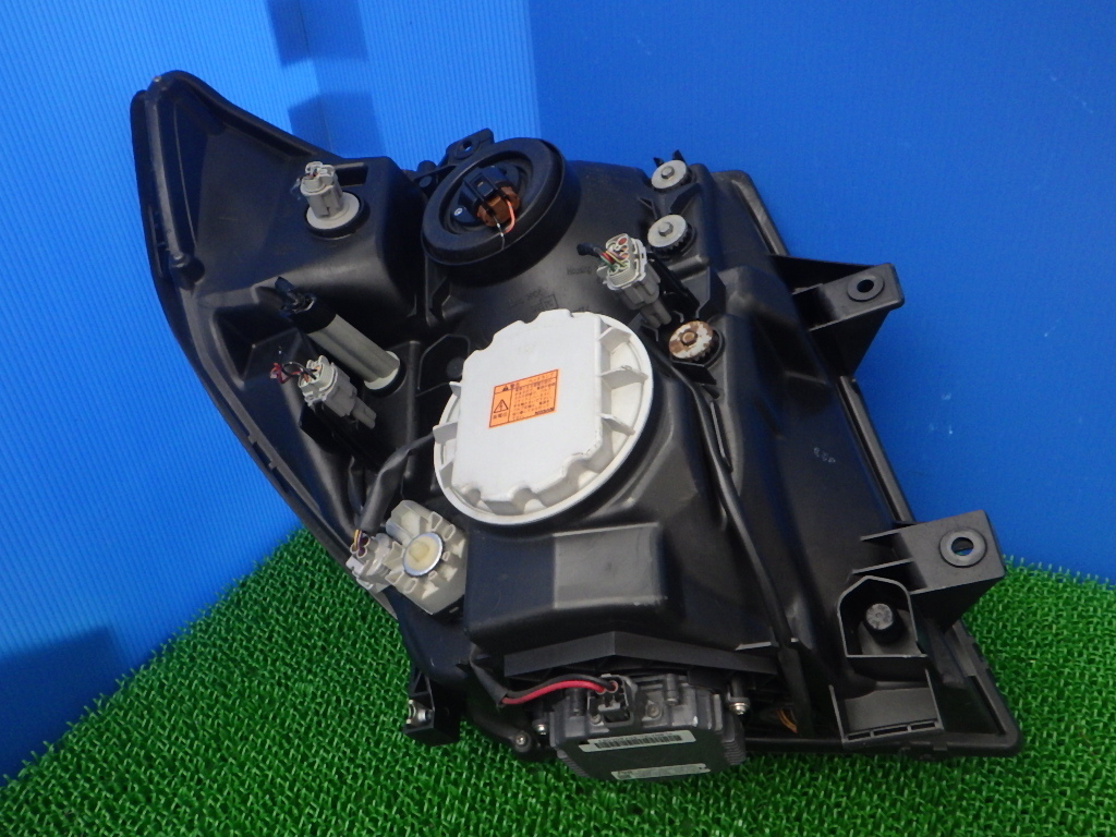 車 エルグランド 左 ブルー ヘッドライト HID KOITO 100-24852