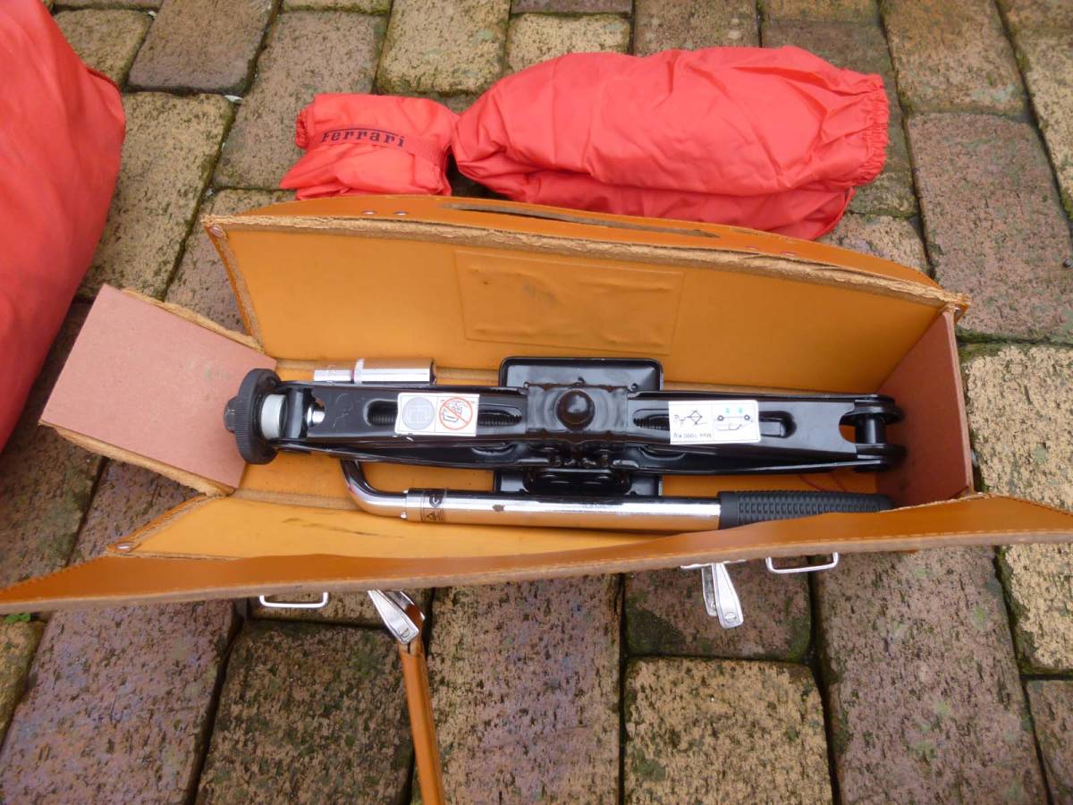 メルカリ Ferrari ガレージライフ専用フェラーリ348純正工具箱 0 Kit 