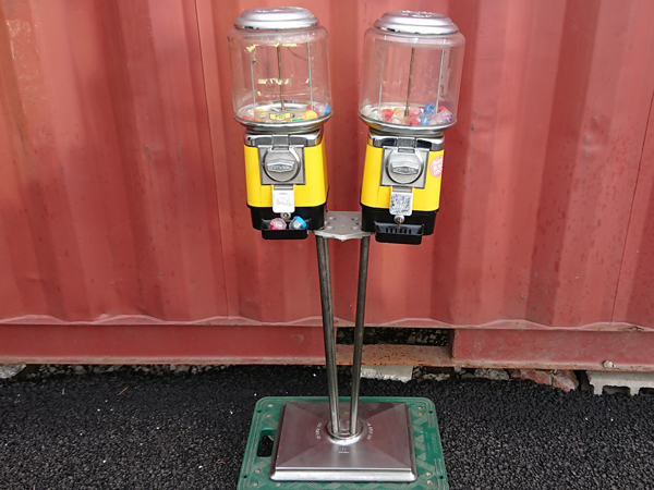 BEAVER ビーバー ガチャガチャ本体 レトロ　ガシャポン ガムボール 中古 50円玉入れて動作確認済み(排出まで確認) Gumball BEAVER
