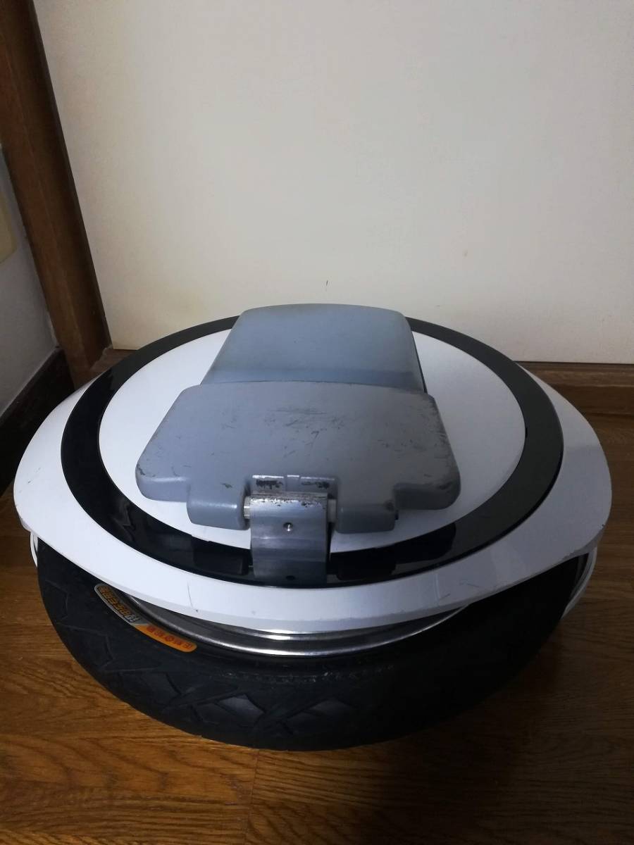 電動一輪車 Ninebot One(ナインボットワン) 見た目はアノお掃除