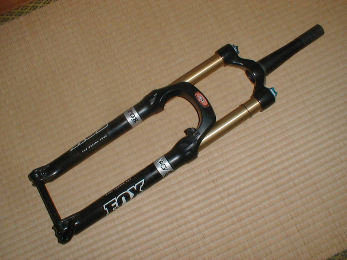 FOX TALAS RLC フロントフォーク（120～150㎜、26インチ用）