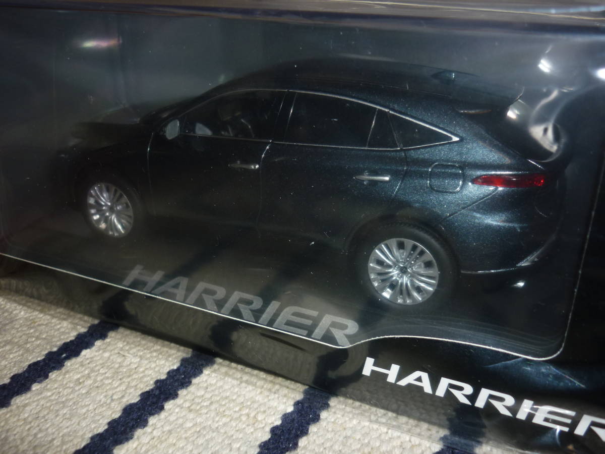 トヨタ | ハリアー 1⁄30 ミニカー 新型ハリアー HARRIER 非売品
