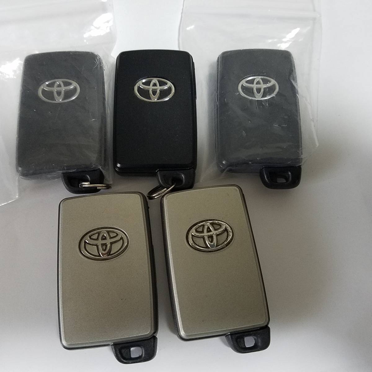 a*中様 トヨタスマートキー　5個　まとめ売り トヨタ の中古車 T-5トヨタ純正スマートキー・ 検索結果一覧｜SUVとい