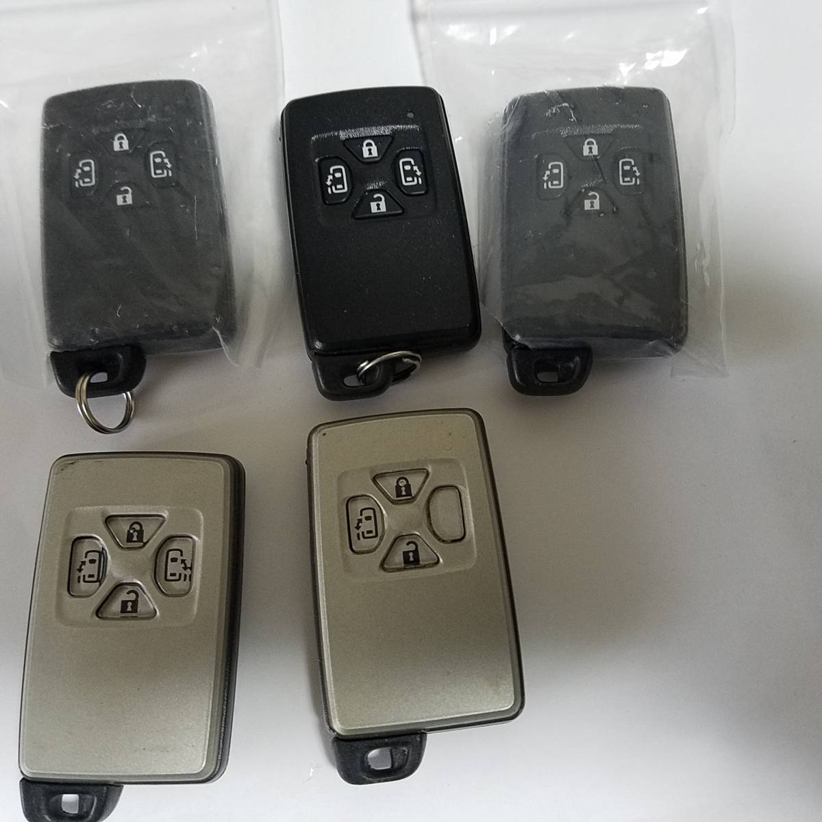 a*中様 トヨタスマートキー　5個　まとめ売り トヨタ の中古車 T-5トヨタ純正スマートキー・ 検索結果一覧｜SUVとい