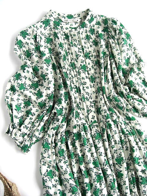 ザラzara 花柄 マキシワンピース フラワー 白グリーン Xs 送料198円可能 ワンピース 売買されたオークション情報 Yahooの商品情報をアーカイブ公開 オークファン Aucfan Com