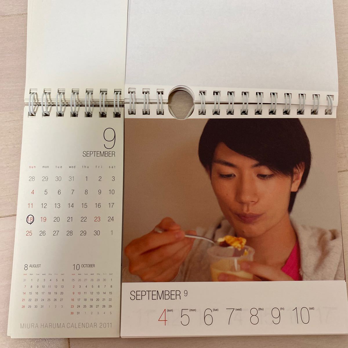 三浦春馬 公式通販 2011年 カレンダー 三浦春馬さん2011年カレンダー