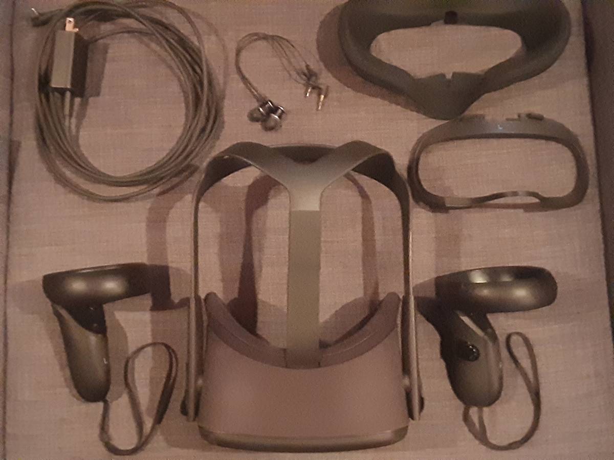 中古】Oculus Quest / オキュラス・クエスト 64GB VR ヘッドセット
