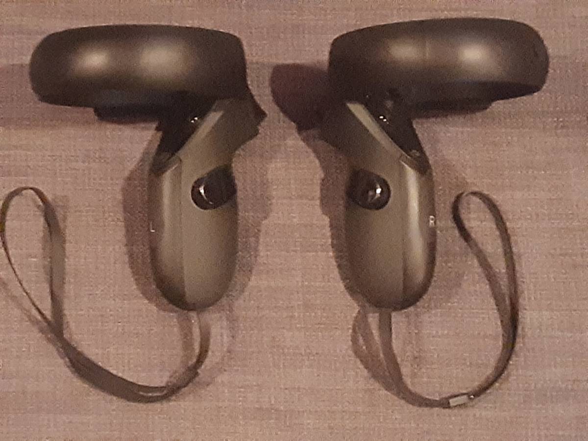 中古】Oculus Quest / オキュラス・クエスト 64GB VR ヘッドセット