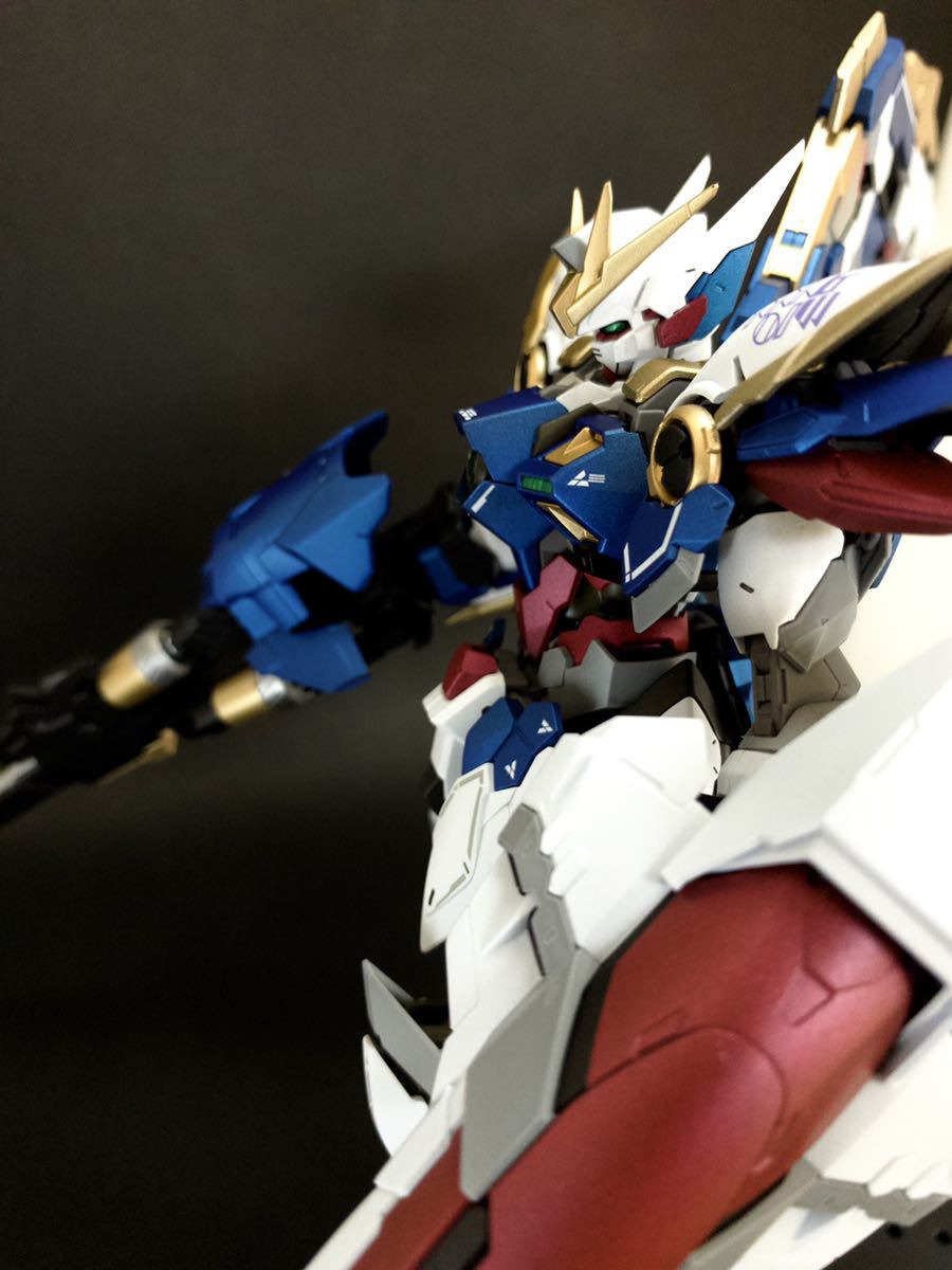 ハイレゾリューションモデル 1/100 ウイングガンダム EW 塗装済 完成品