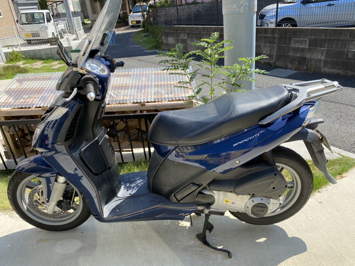 激速スクーター アプリリア スポーツシティ キューブ 250 自動車