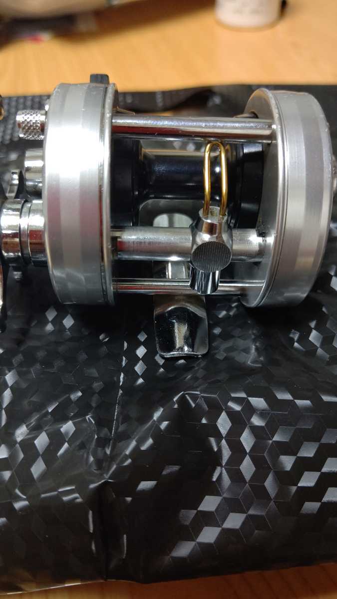 アブガルシア 2500C IAR 右巻き_6