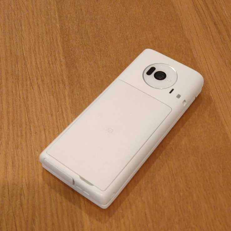 docomo ドコモ 携帯電話 SH-07F ホワイト　送料無料_4