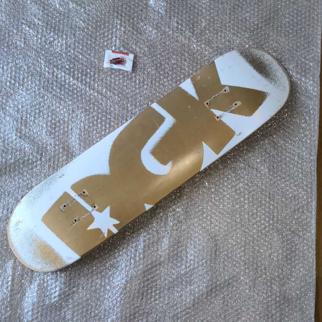 セール，得価 DGK デッキ スケートボード スケボー 7.8インチ デッキテープ 赤ビス付き ホワイトゴールド 白 金(デッキ)｜売買されたオークション情報、yahooの商品情報をアーカイブ公開 - オークファン デッキ