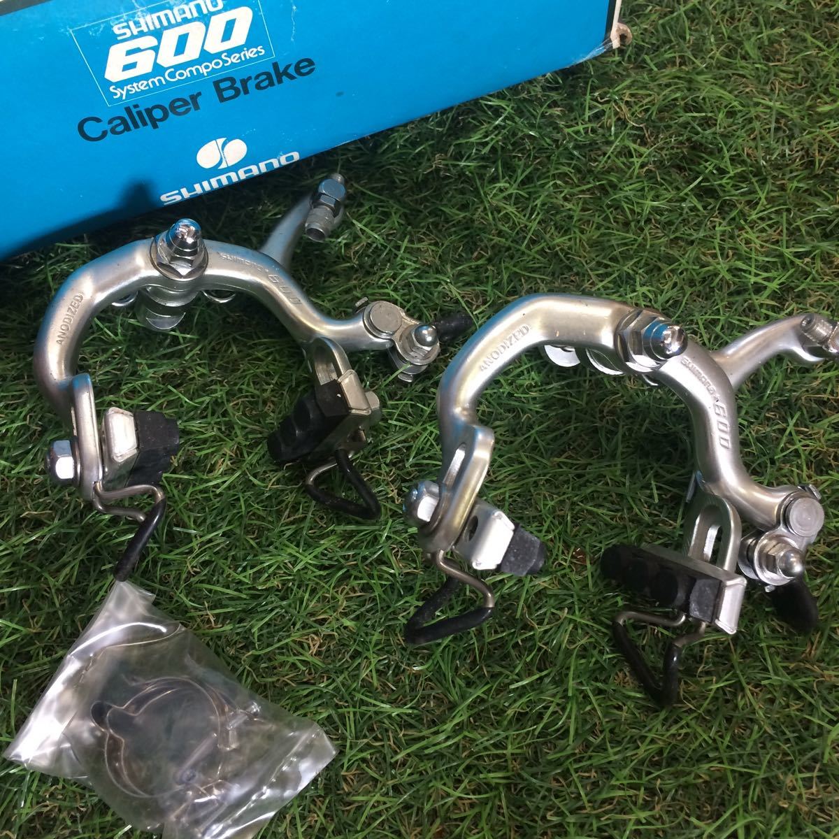 T031-B01 F SHIMANO シマノ 600 アルテグラ ULTEGRA キャリパーブレーキ ビンテージ 自転車パーツ MTB ロードバイク 未使用 展示品