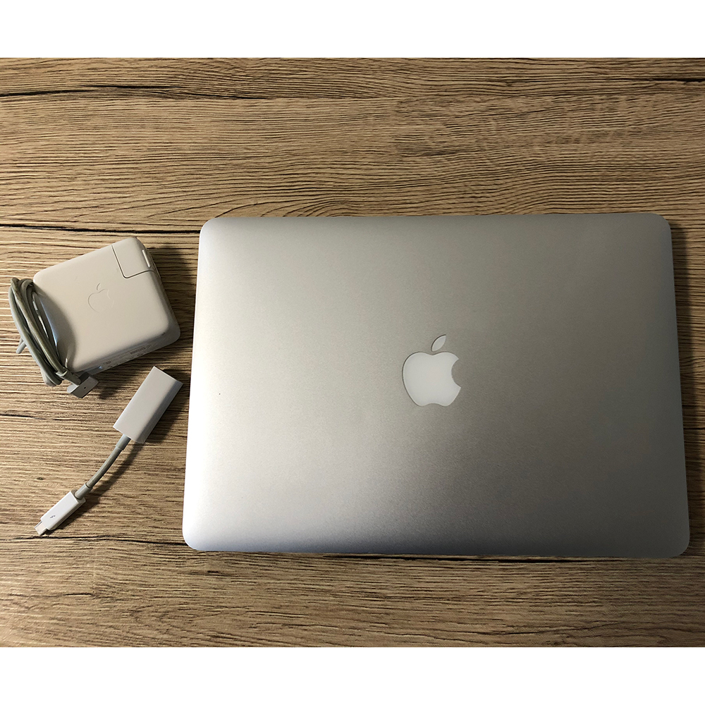 リンゴが光る最後のMacbookPro】Apple MacBook Pro 13インチ Early