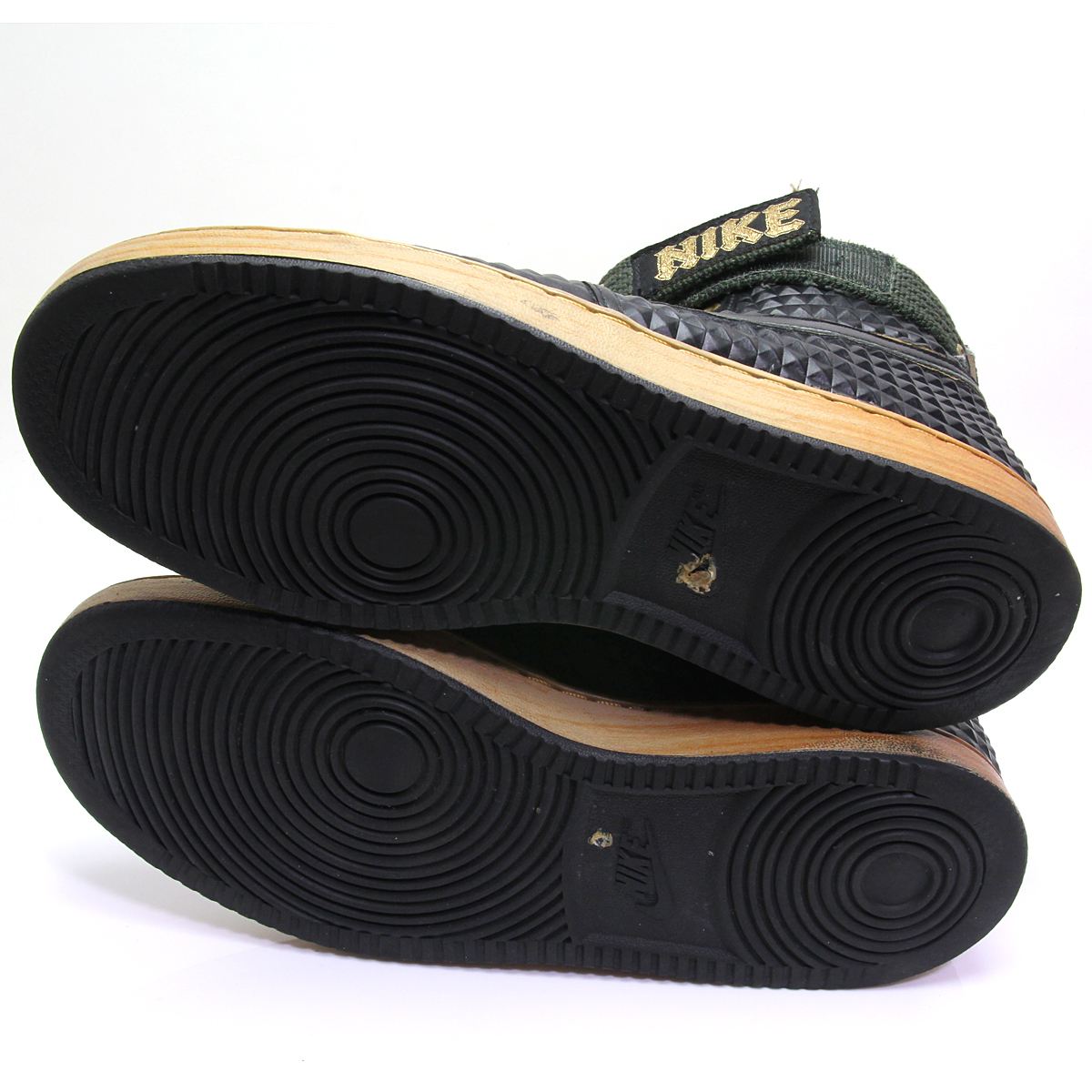 ナイキ バンダル シュプリーム ロックンロール パック 黒 金 スタッズ型押し Nike Vandal High Supreme Ex Rock Roll Pack 26 0cm 売買されたオークション情報 Yahooの商品情報をアーカイブ公開 オークファン Aucfan Com