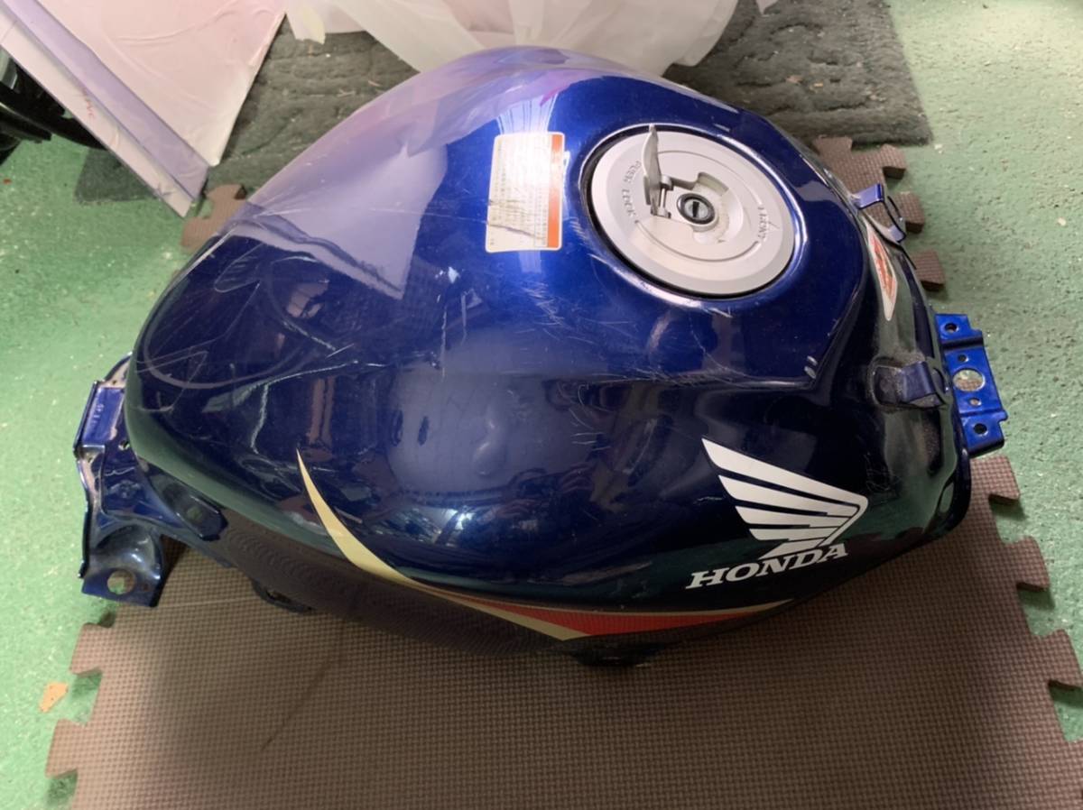 CBR250R ホンダ HONDA MC41 前期取り外し 燃料タンク 大ダメージ無し 