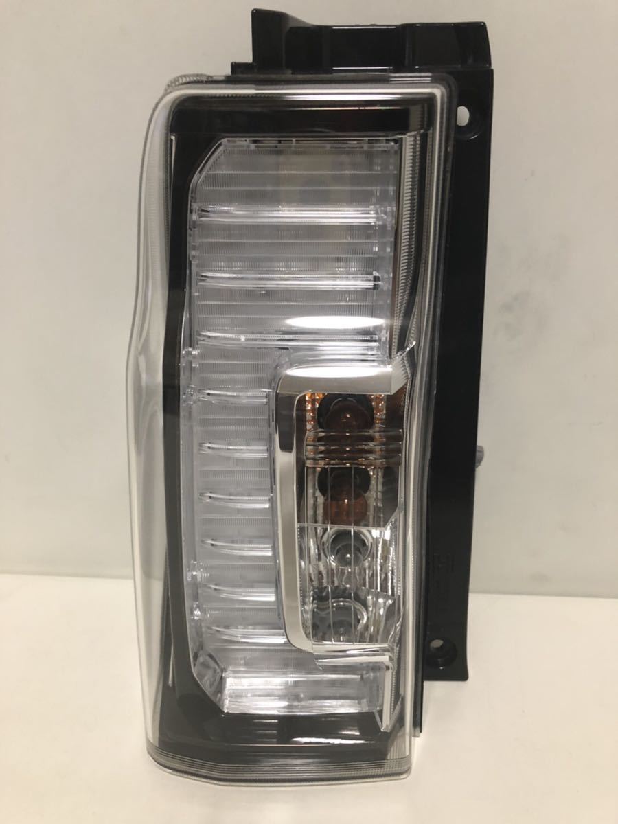 【本物保証，人気】 ダイハツ タントカスタム LA600S 後期 LED 左テールランプ 左テールレンズ テールランプ テールレンズ リヤ コンビネーションランプ(テールライト)｜売買されたオークション情報、yahooの商品 ダイハツ用