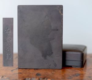 中国美術 書道具 端渓 支え 雲文漢詩刻古硯 箱付 