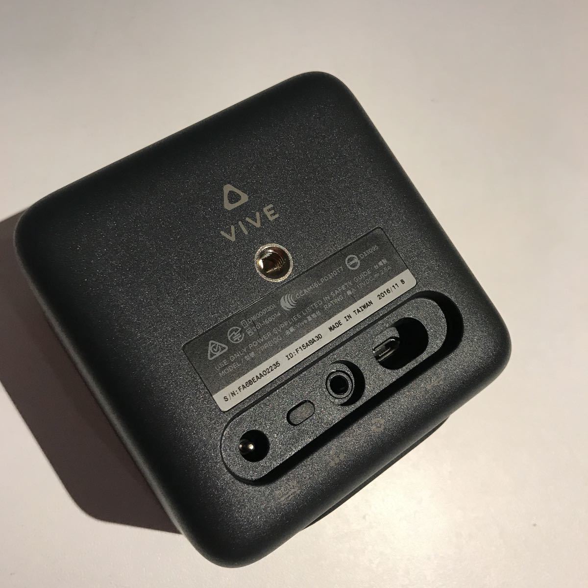使用数回保管品】通電確認済み HTC VIVE ベースステーション