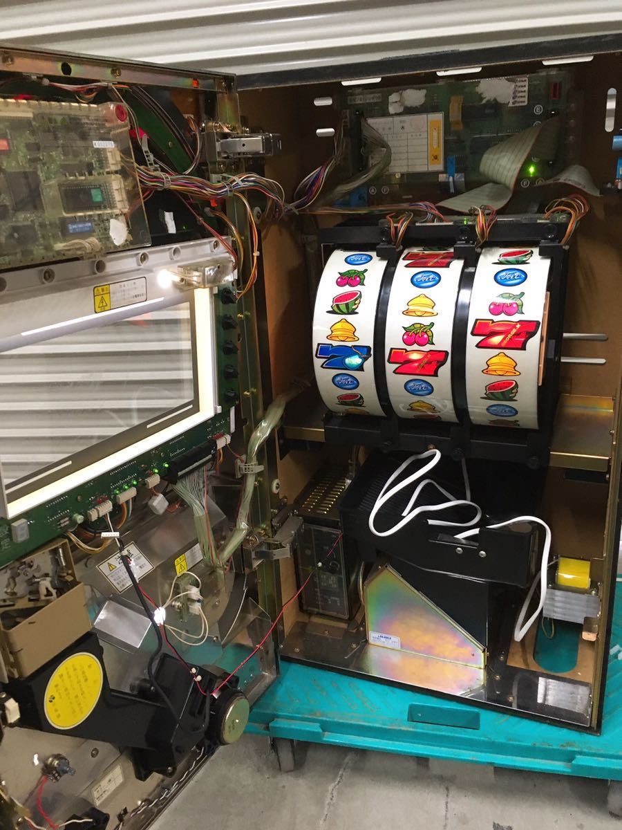 中古 パチスロ実機 スロット 4号機 旋風の用心棒 カゼノヨウジンボウR