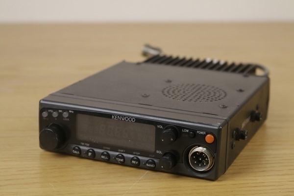 アマチュア無線機 TM-702 KENWOOD アマチュア無線 TM-702モービル機