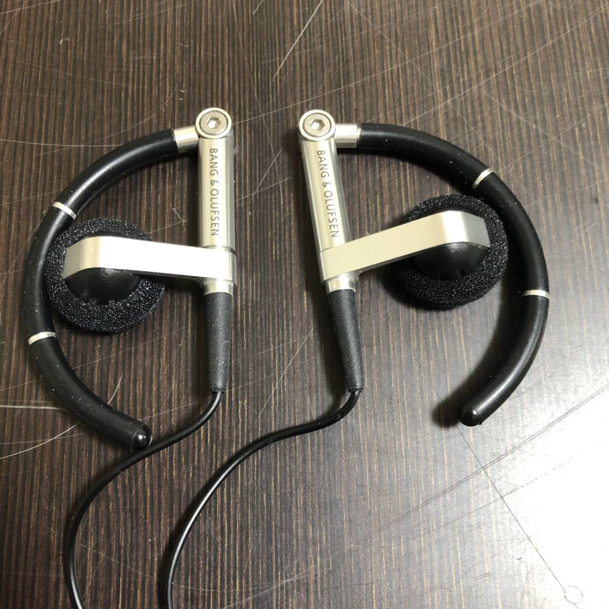 節約術】 B&O Bang & Olufsen (バング＆オルフセン)A8 Earphones ブラック