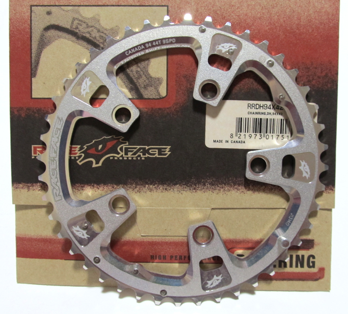  A RACE FACE PCD94&times;44T／レースフェイス アウターチェーンリング PCD94 5アーム用 44T 品 MADE IN CANADA(チェーンリング)｜売買されたオークション情報、yahooの商品情報をアーカイブ公開 - オークフ チェーンリング