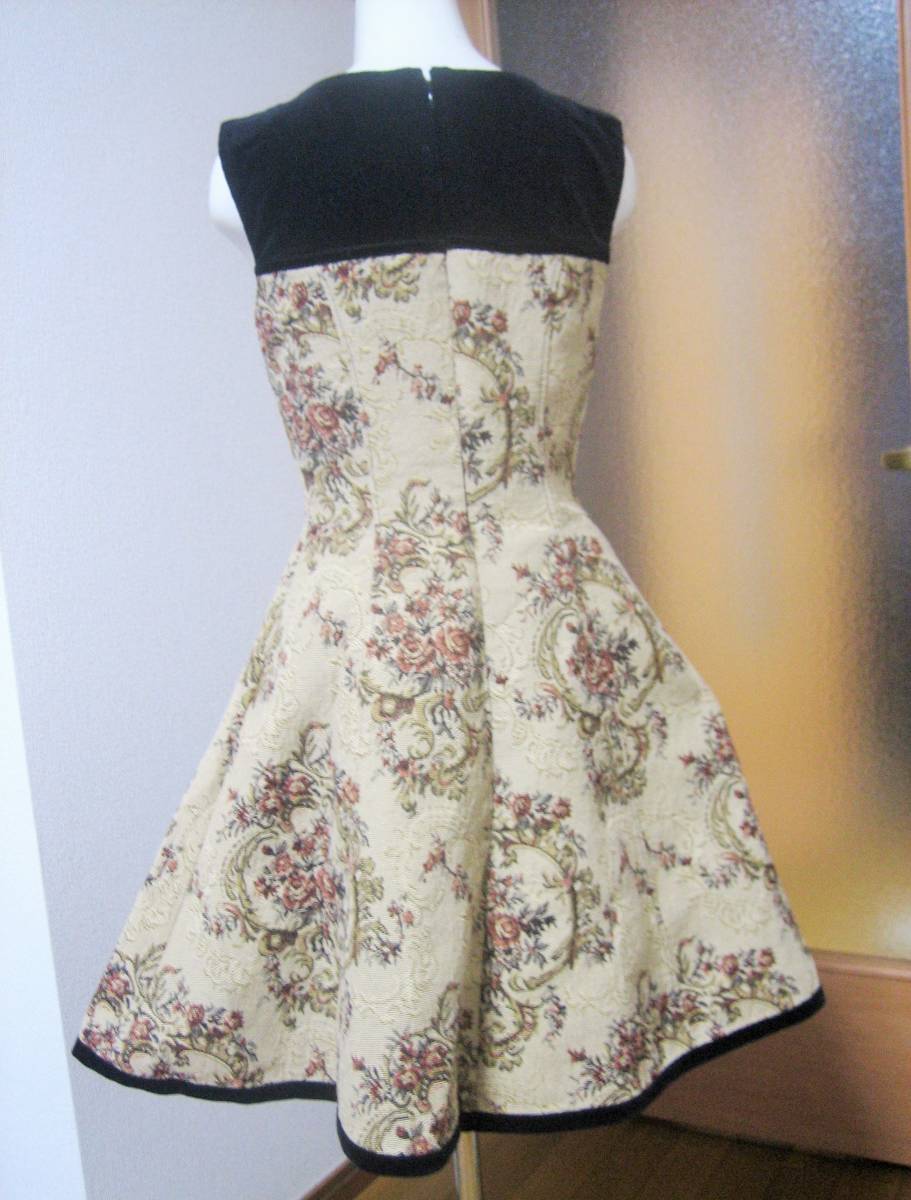 ハンドメイド クラシカル アンティーク ゴシック ゴスロリ ロリィタ 別珍 ゴブラン ワンピース クラロリ 7号 ワンピース 売買されたオークション情報 Yahooの商品情報をアーカイブ公開 オークファン Aucfan Com